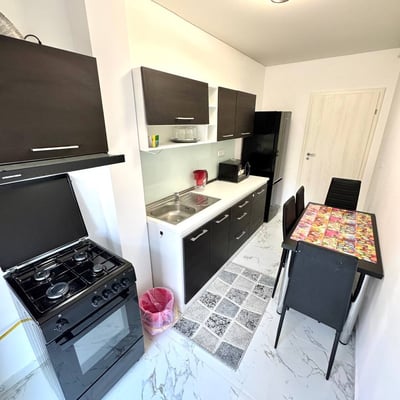 Vermietung einer gemütlichen 2-Zimmer-Wohnung mit frischer Renovierung, 6. Bezirk, Chiajna, Bukarest, Rumänien